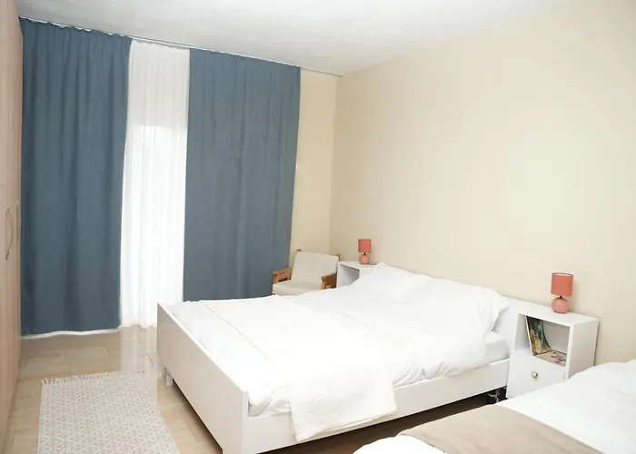 Ogi's Lägenhet Tirana